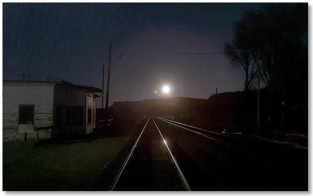 Moonset at 5:00 am, Thompson, UT